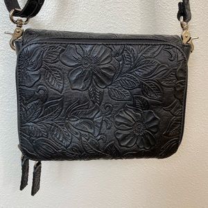 Gun Tote’n Mamas Tooled leather concealed carry purse